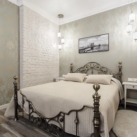 Royal Rent 2 *